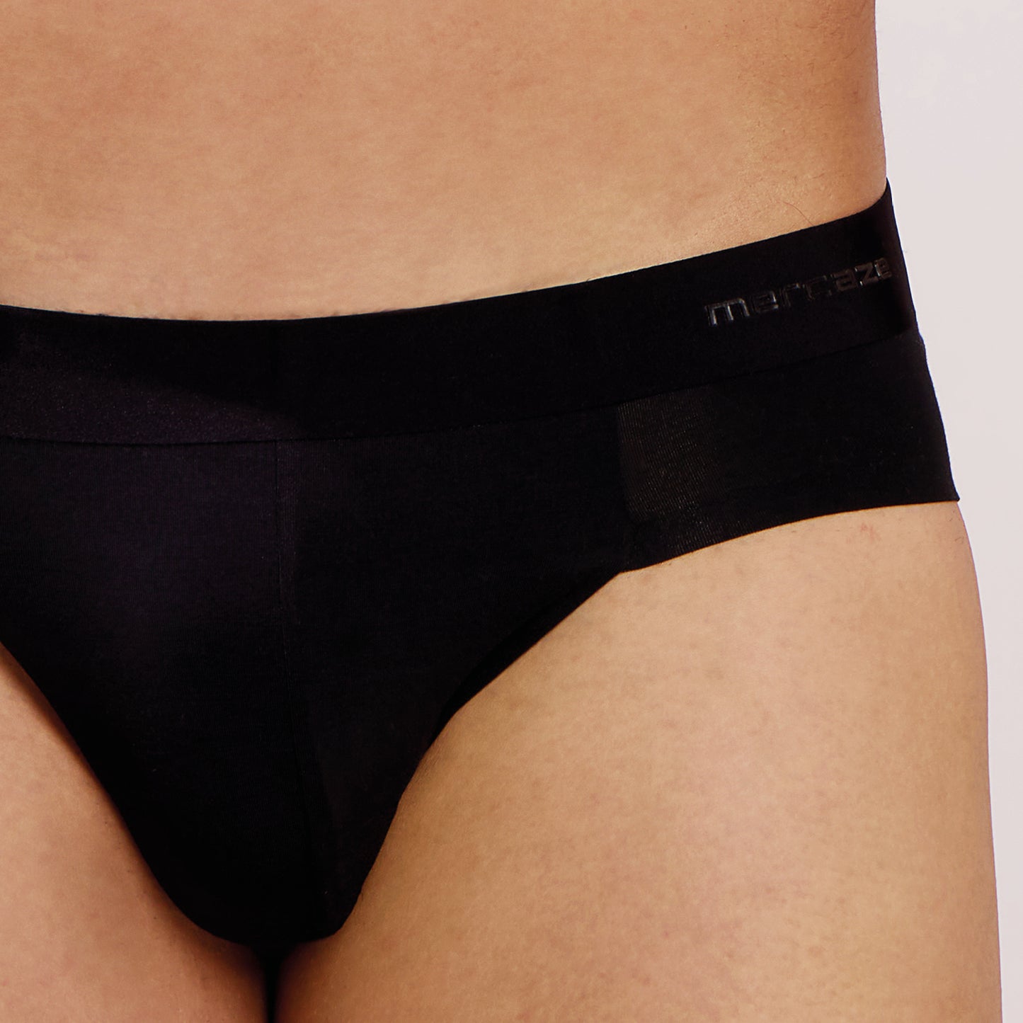 Seamless Ultra-Soft Fit – Modal Spandex Brief – M109– Black
